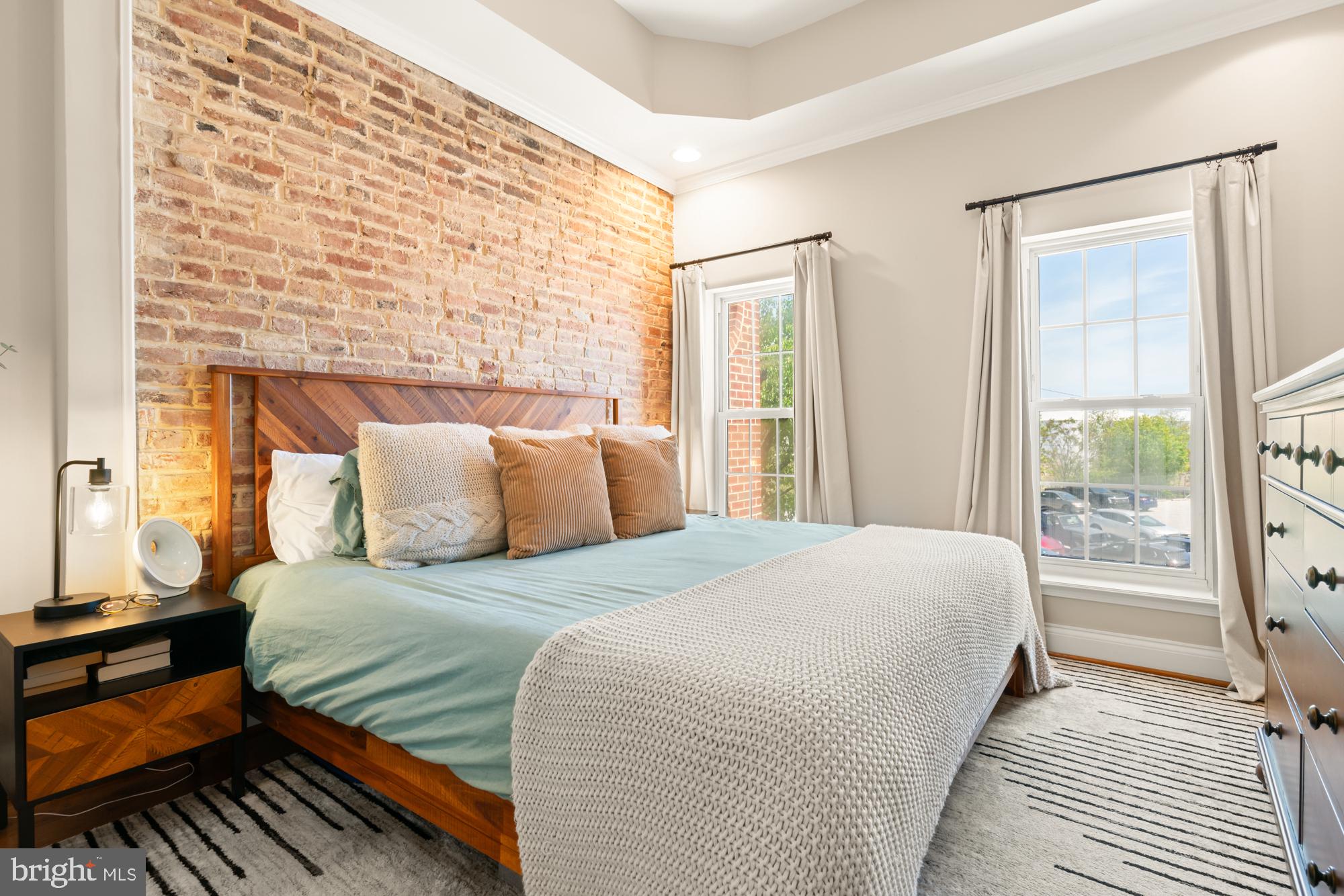 LOCUST POINT - Residential