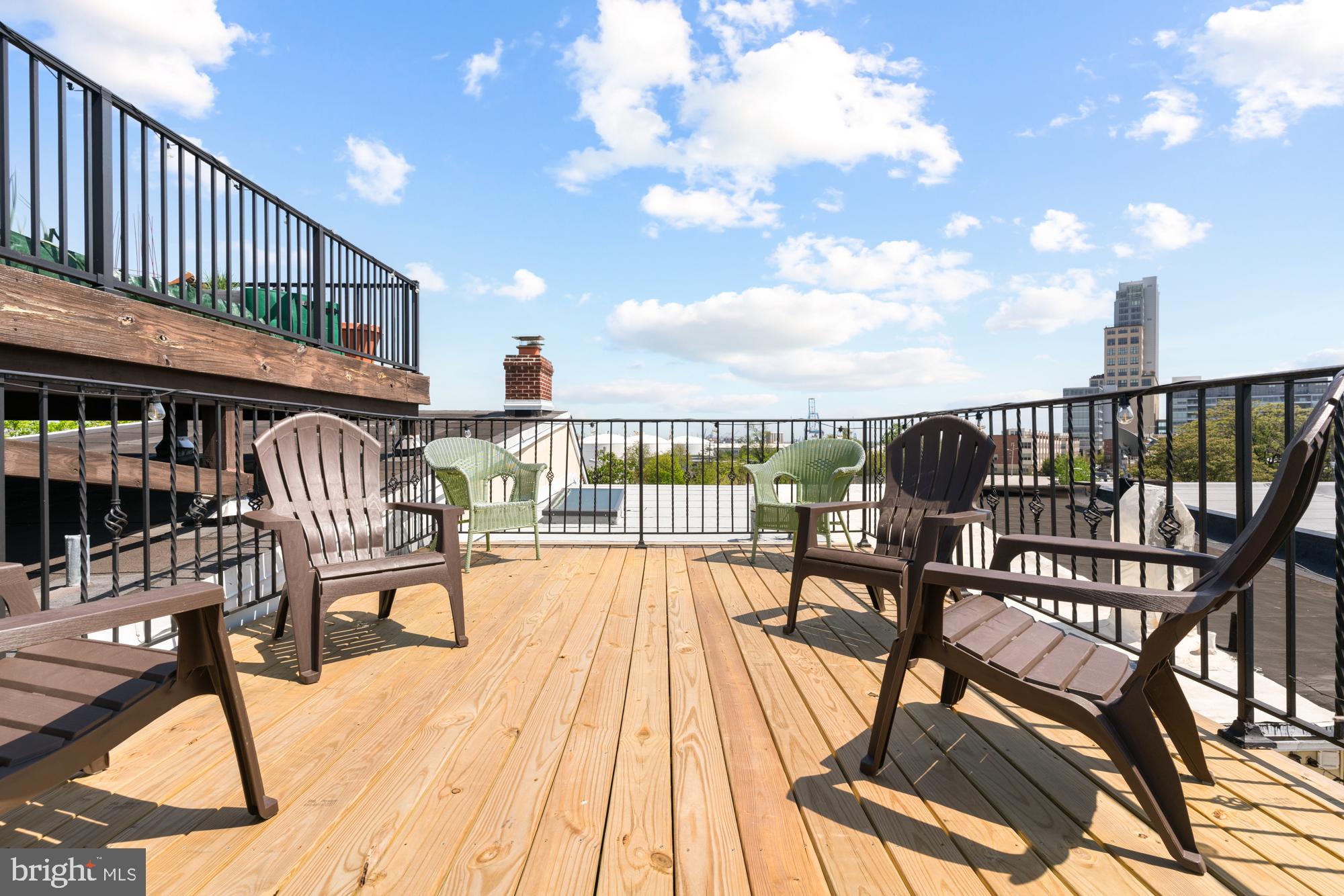 LOCUST POINT - Residential