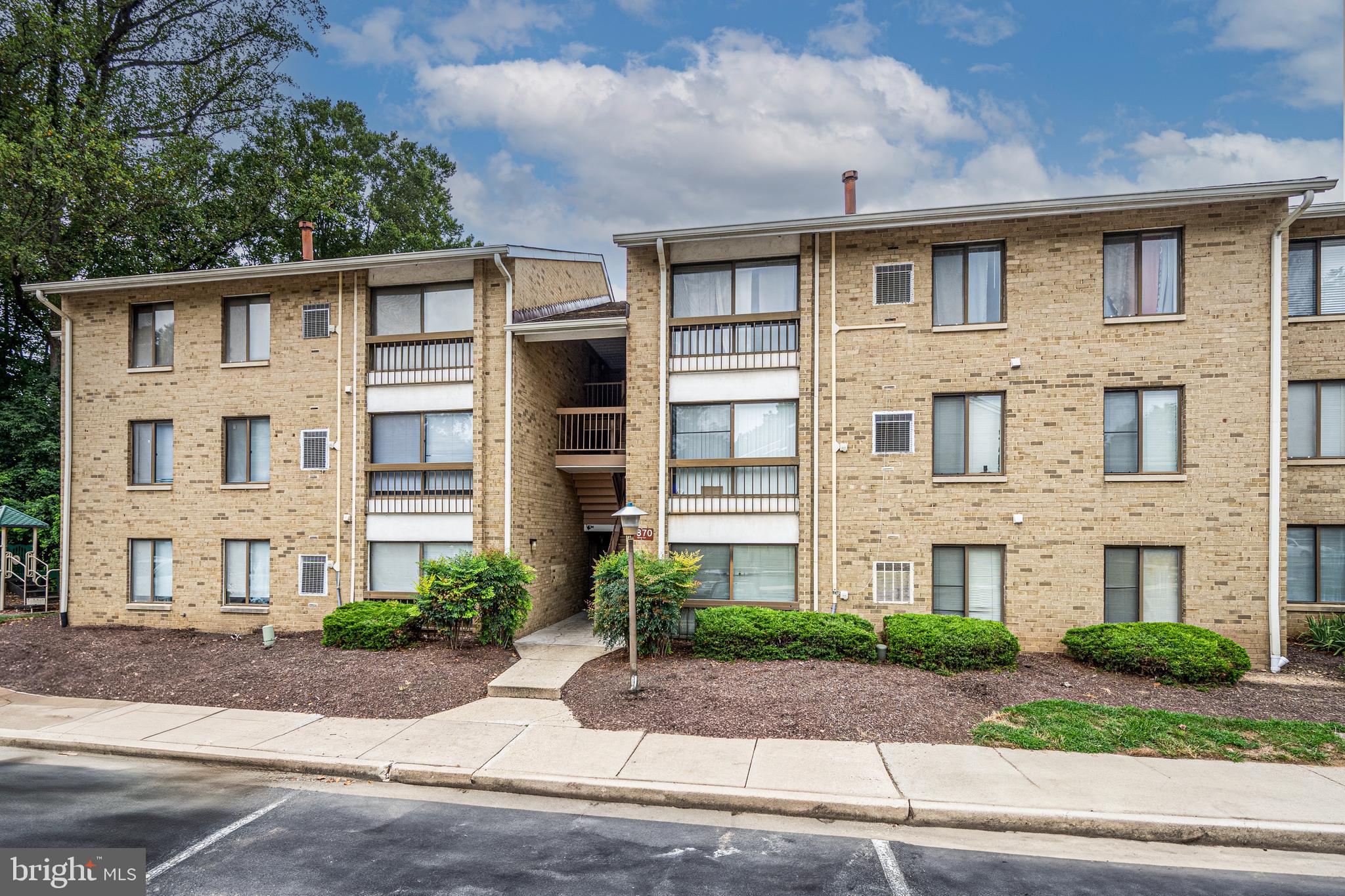 Welcome to your new home at 8870 Spiral Cut, Unit C, in the heart of vibrant Columbia, Maryland. This inviting first-floor condo offers 890 square feet of thoughtfully designed living space—perfect for those seeking comfort, style, and convenience.
Freshly painted and featuring brand new carpets throughout, this spacious one-bedroom unit also includes a versatile bonus room—ideal for a home office, guest space, or creative studio. The generously sized walk-in closet adds practical storage, while the open-concept living and dining area creates an airy, welcoming feel.
Enjoy the ease of in-unit laundry and the comfort of a low-rise building with a relaxed, community-focused atmosphere. Low condo fees add to the appeal, making homeownership even more accessible.
Ideally located near shopping, dining, parks, and scenic trails, this condo places you close to everything Columbia has to offer. Discover the perfect blend of affordability, lifestyle, and location—schedule your showing today!