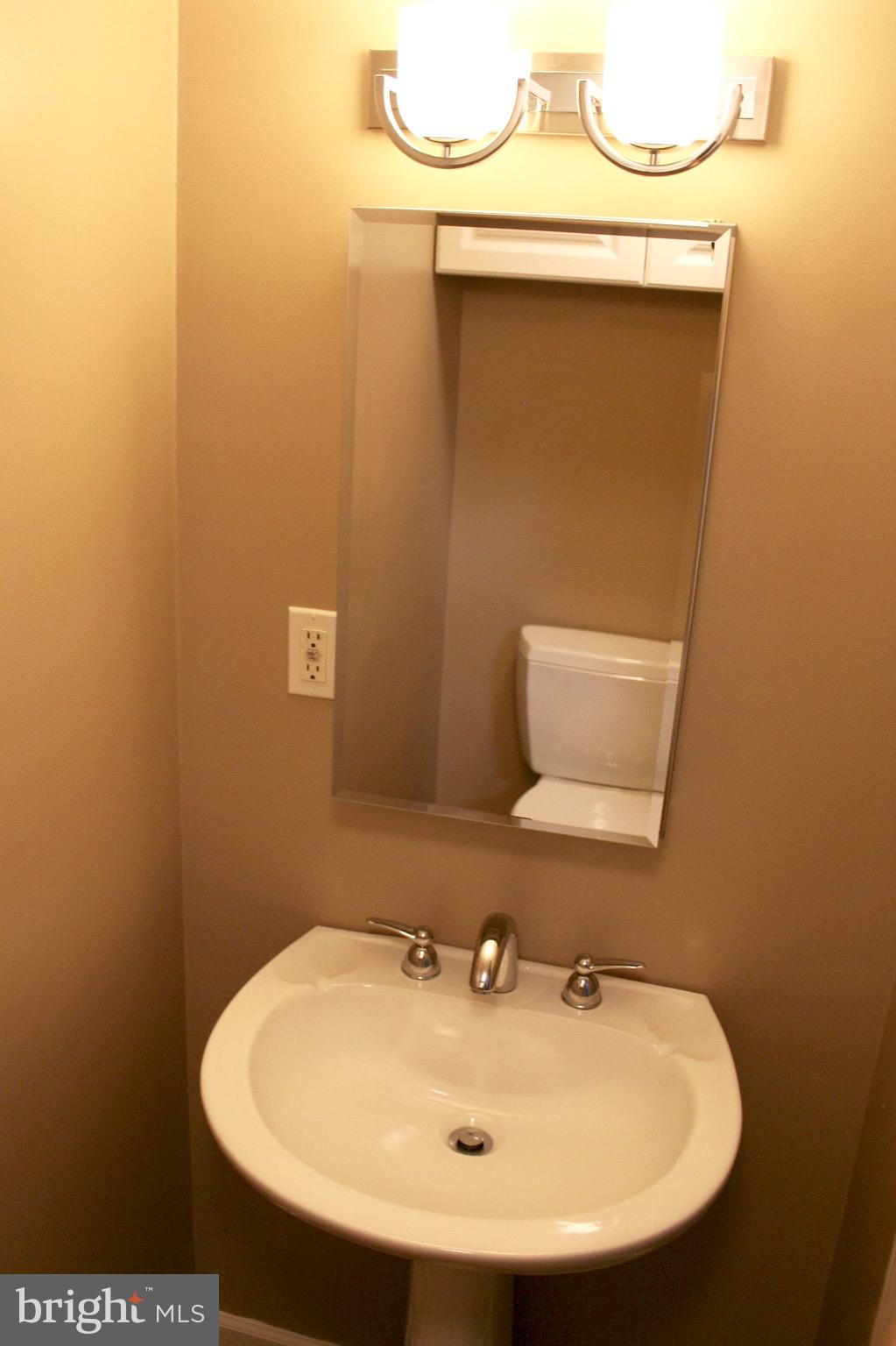 KINGS MANOR TOWNE HOUSES - Residential Lease