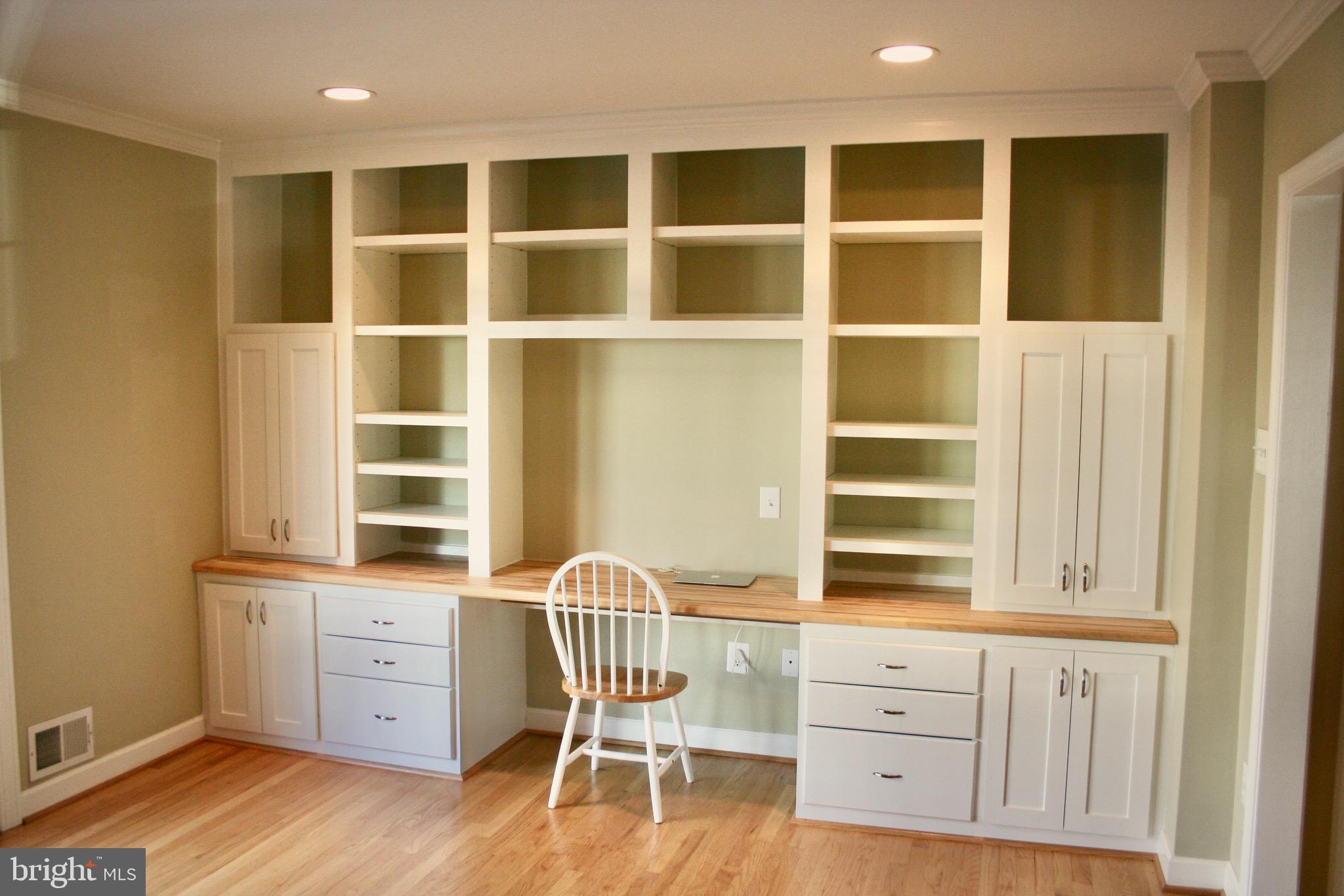 KINGS MANOR TOWNE HOUSES - Residential Lease