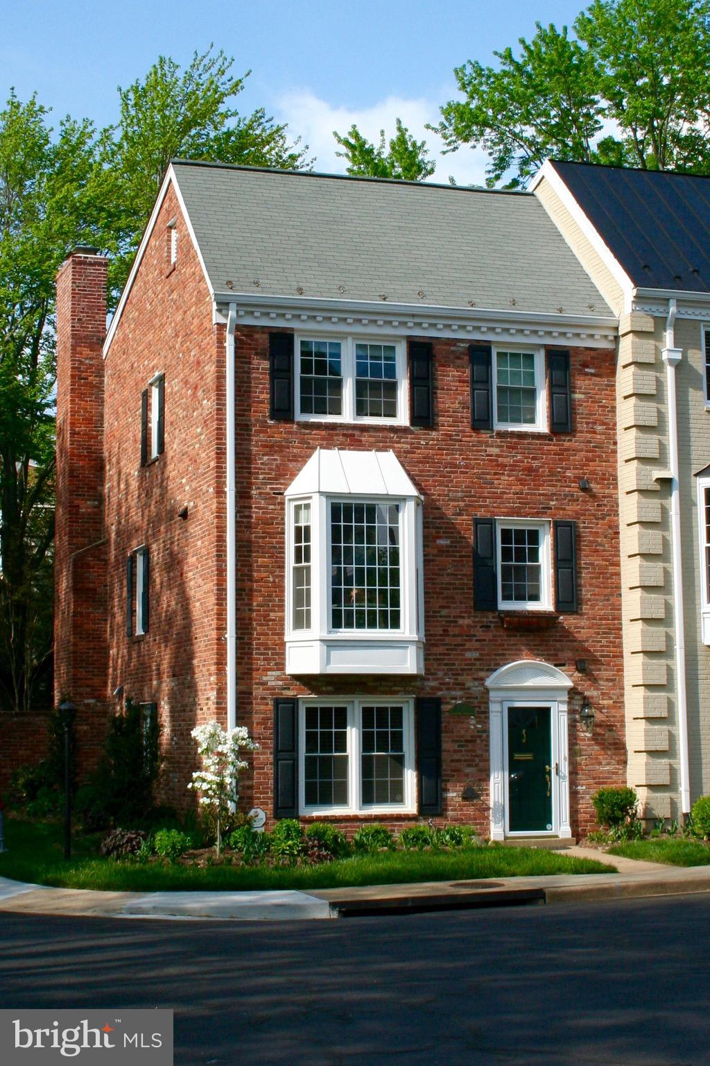 KINGS MANOR TOWNE HOUSES - Residential Lease