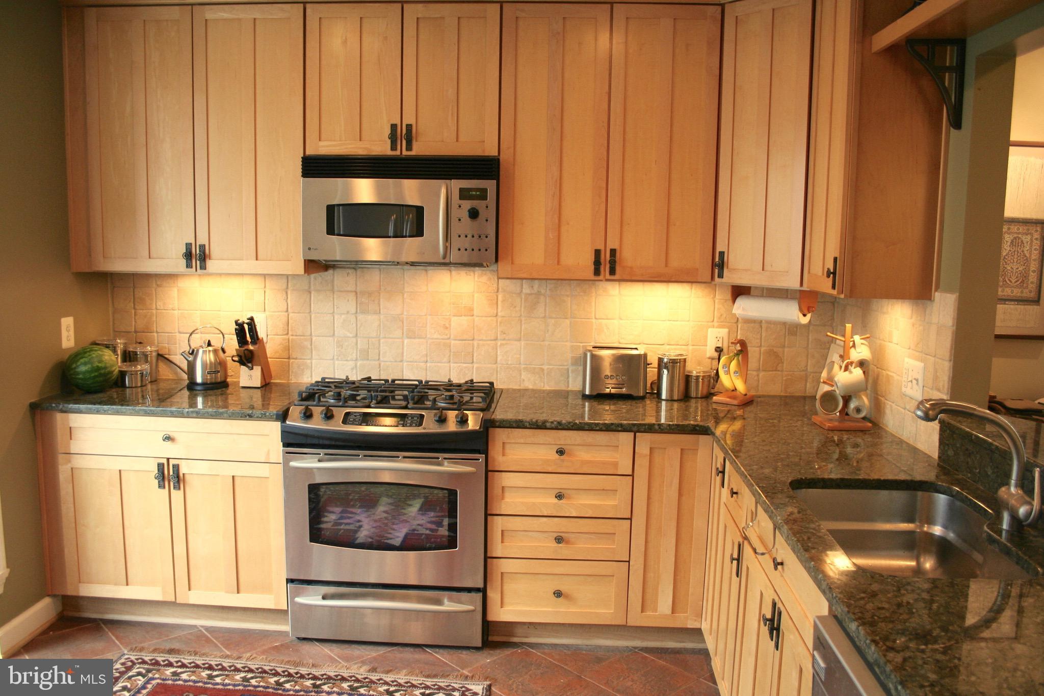 KINGS MANOR TOWNE HOUSES - Residential Lease