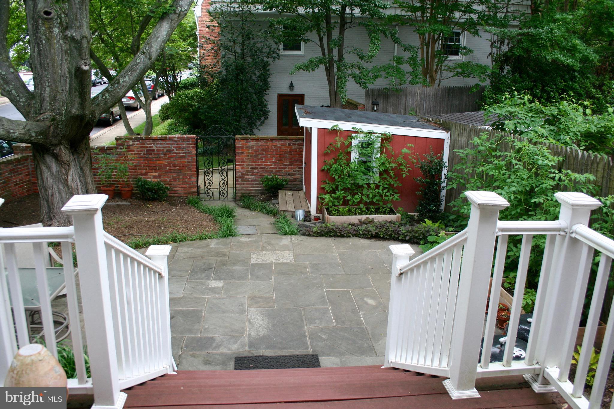 KINGS MANOR TOWNE HOUSES - Residential Lease