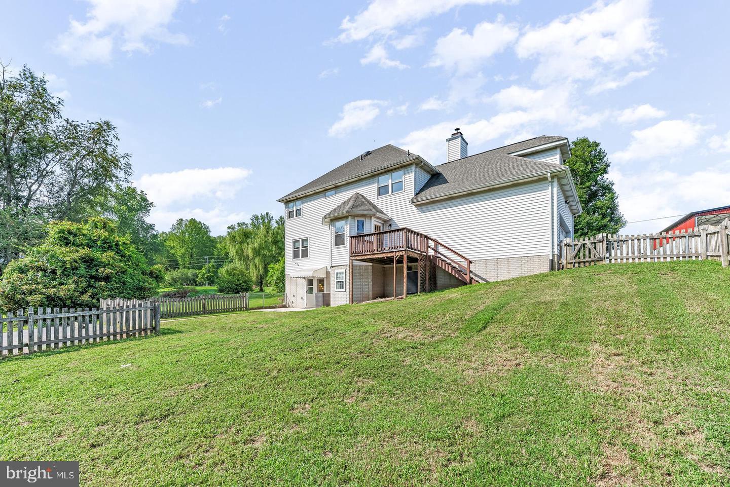 1601 MEADOW OAKS LANE