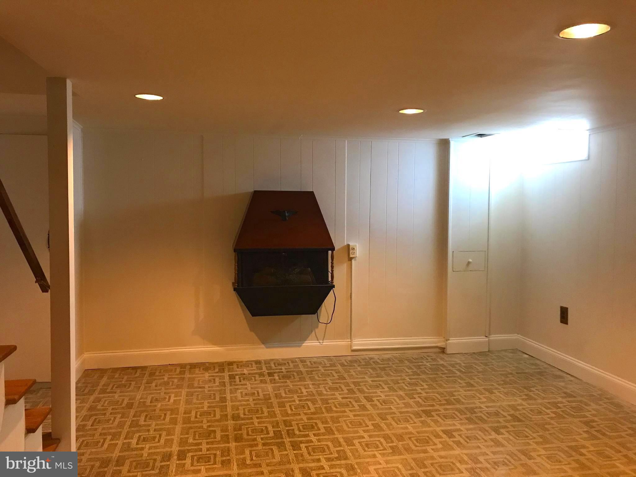 BEVERLY HILLS - Residential Lease