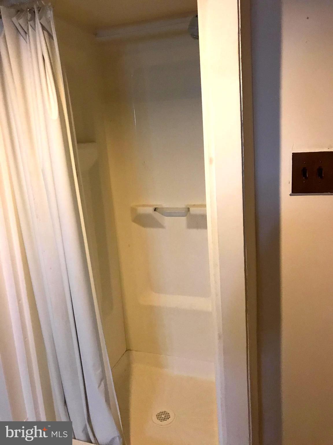 BEVERLY HILLS - Residential Lease