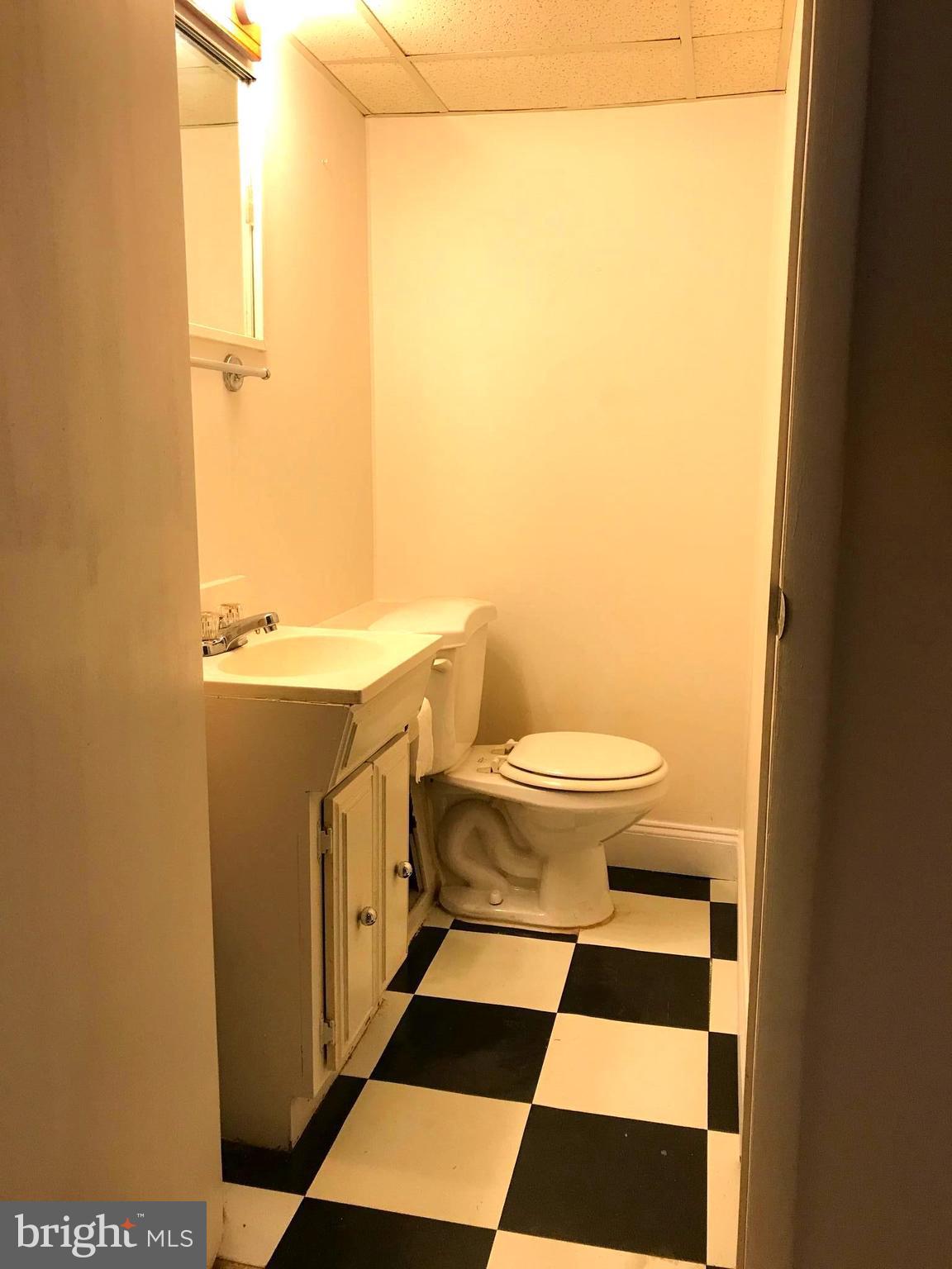 BEVERLY HILLS - Residential Lease