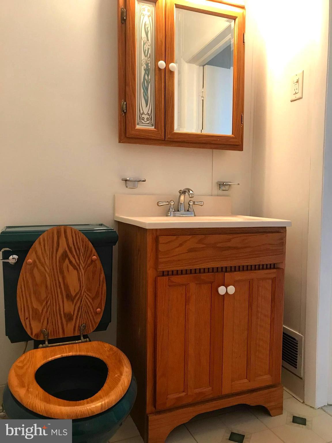 BEVERLY HILLS - Residential Lease