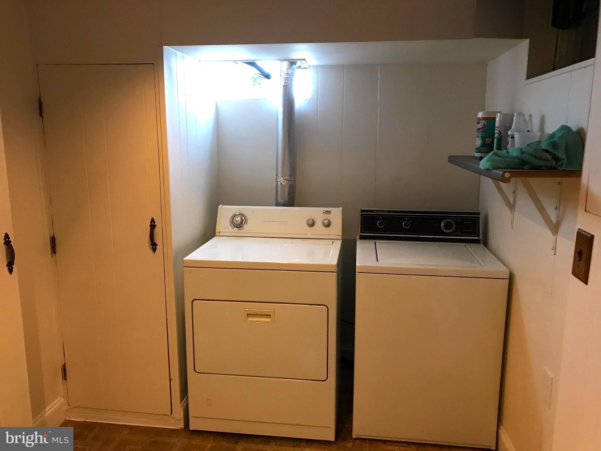 BEVERLY HILLS - Residential Lease