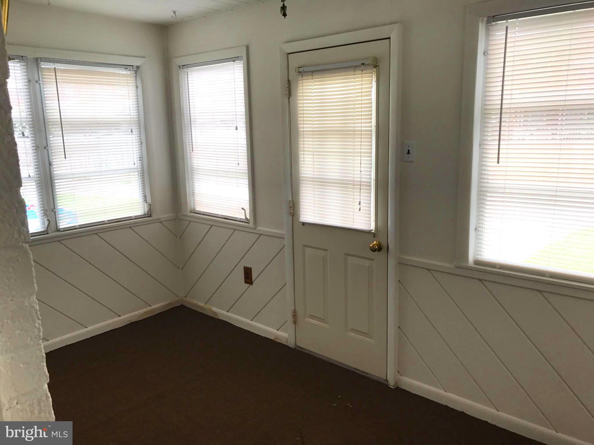 BEVERLY HILLS - Residential Lease