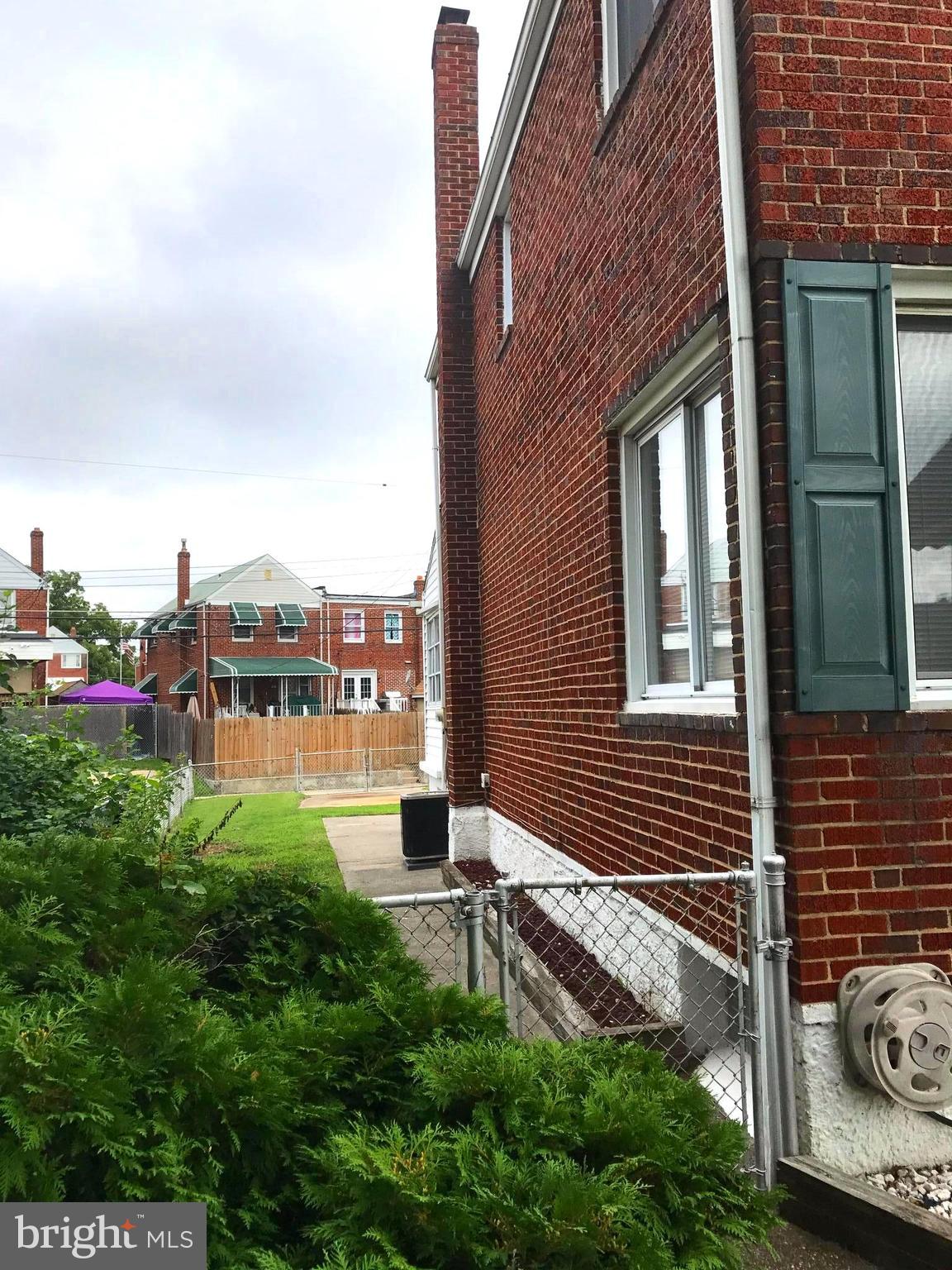 BEVERLY HILLS - Residential Lease