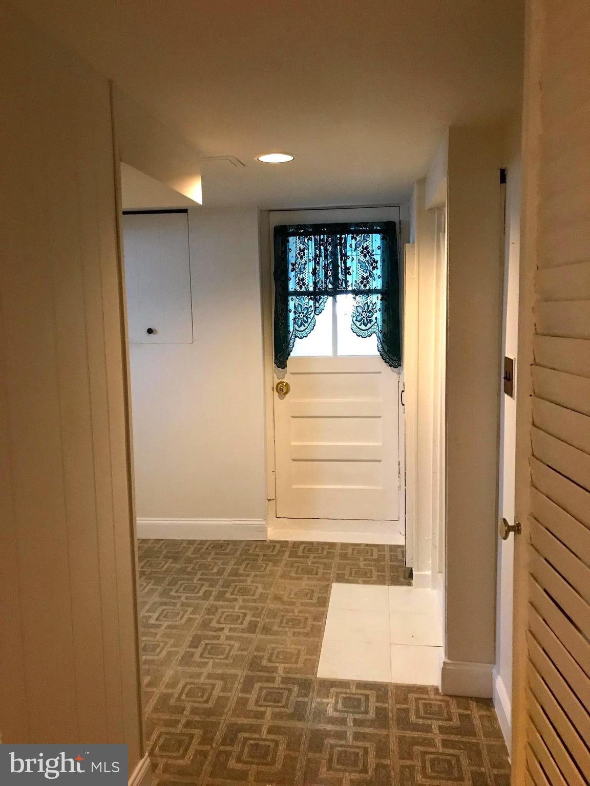 BEVERLY HILLS - Residential Lease