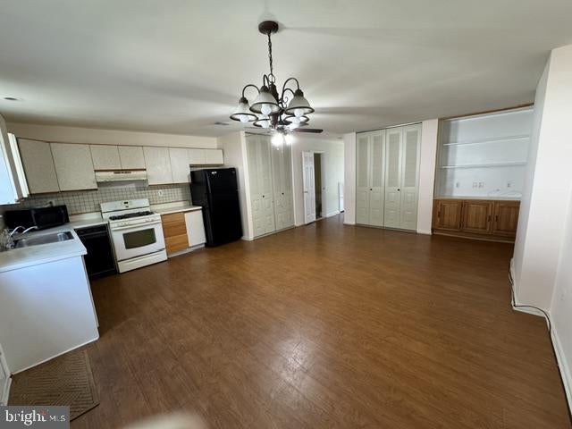 211 GAMBOCZ COURT