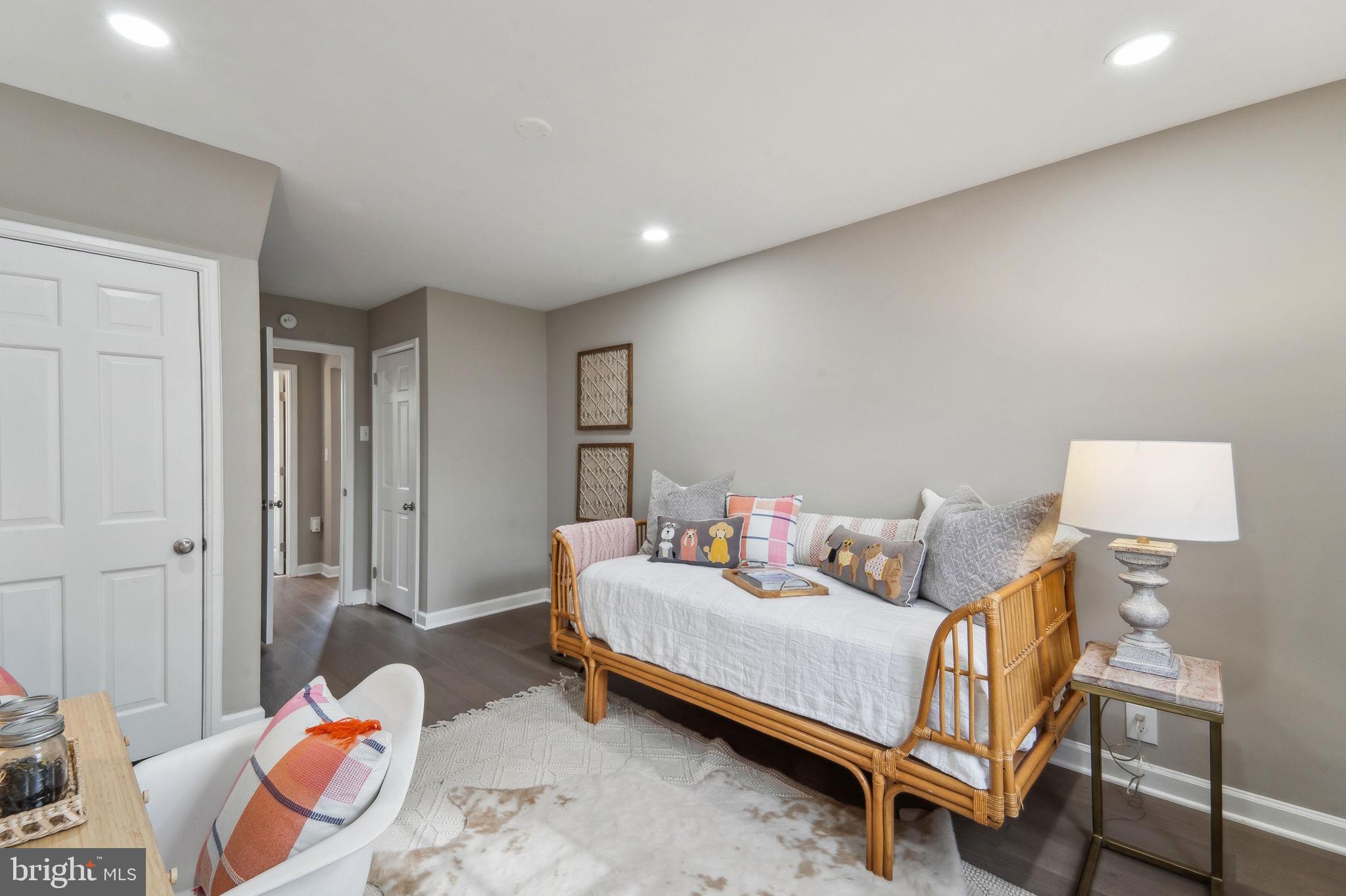 FAIRLINGTON ARBORS - Residential