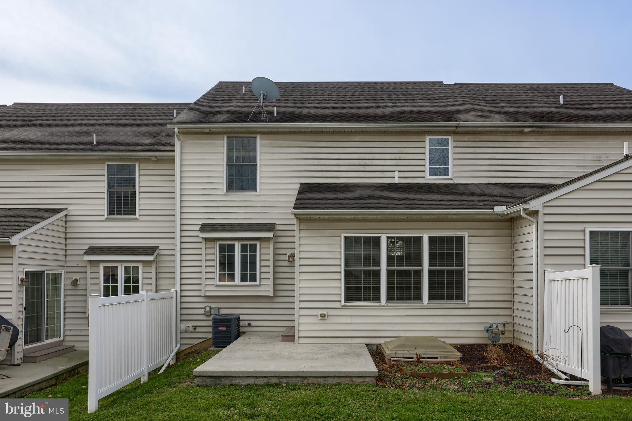 PARK RIDGE CROSSING - Residential