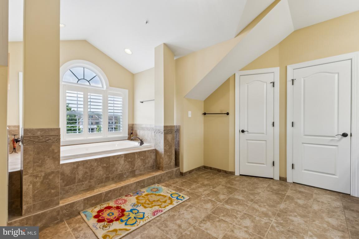 WATERFORD COVE-PLAT 1> - Residential