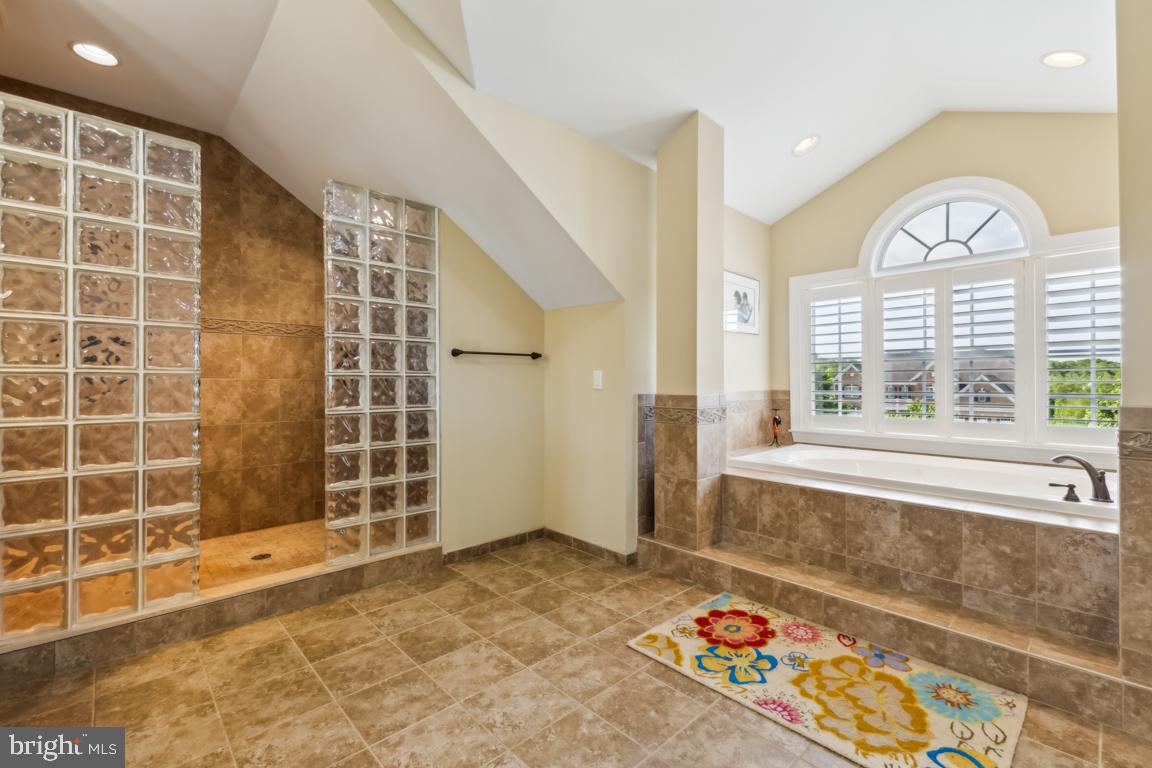 WATERFORD COVE-PLAT 1> - Residential