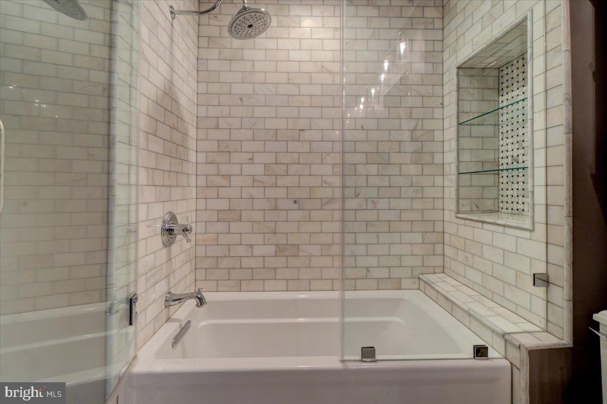 OLD TOWN SOUTH - Residential Lease