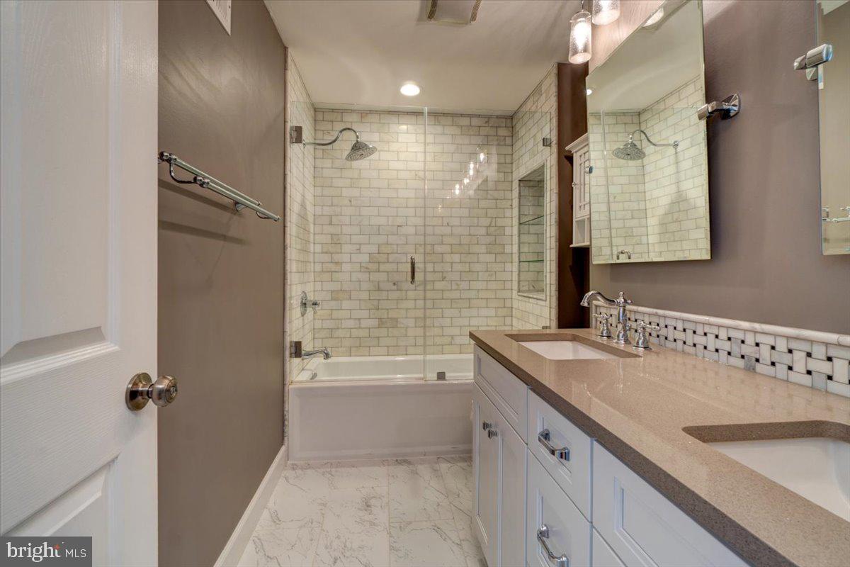 OLD TOWN SOUTH - Residential Lease