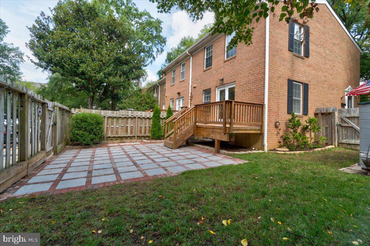 OLD TOWN SOUTH - Residential Lease