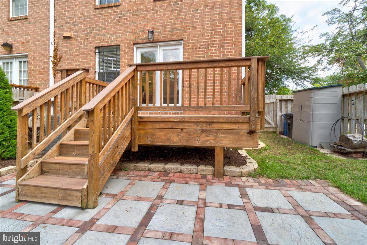 OLD TOWN SOUTH - Residential Lease