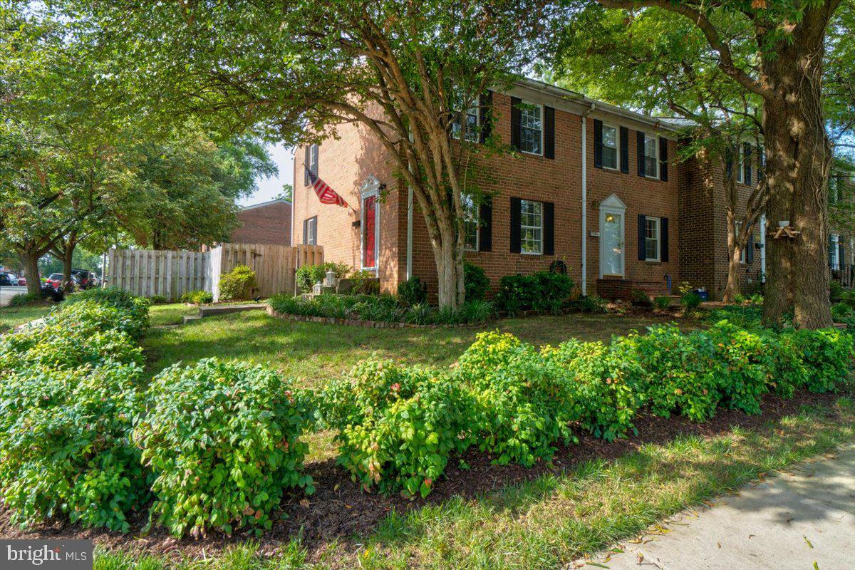 OLD TOWN SOUTH - Residential Lease