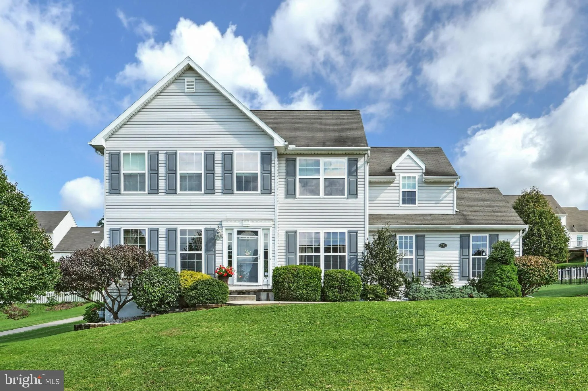 695 Monarch Drive, York, PA 17403