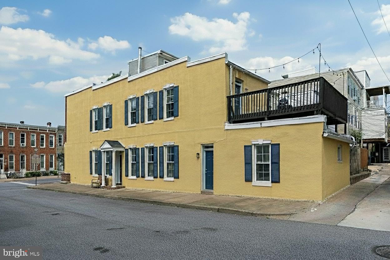 113 W CLEMENT STREET