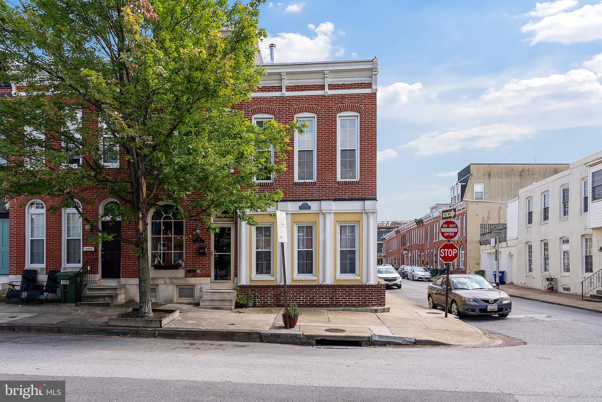 113 W CLEMENT STREET