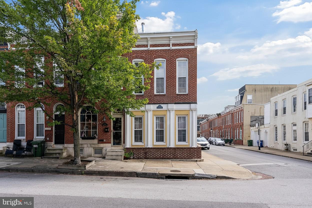 113 W CLEMENT STREET