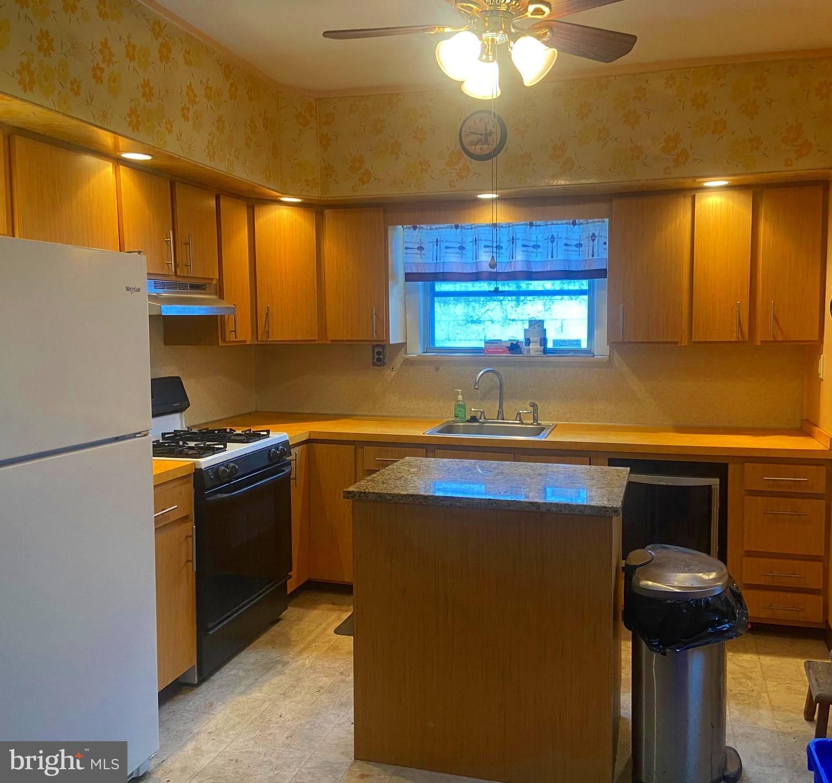 WHITMAN - Residential