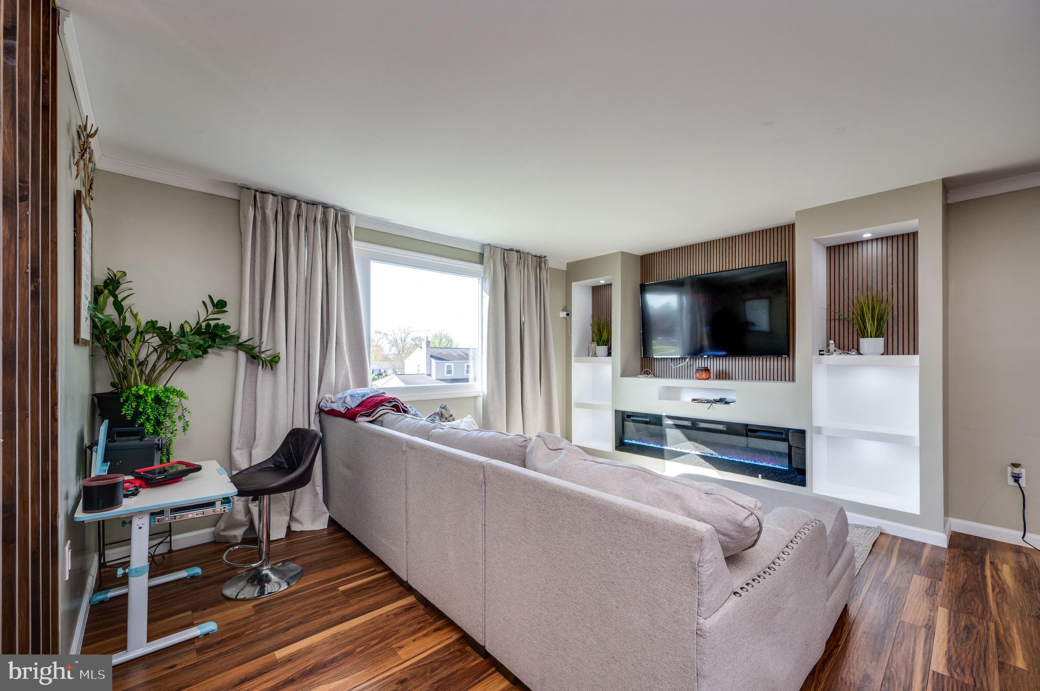 WHITFORD HILL - Residential
