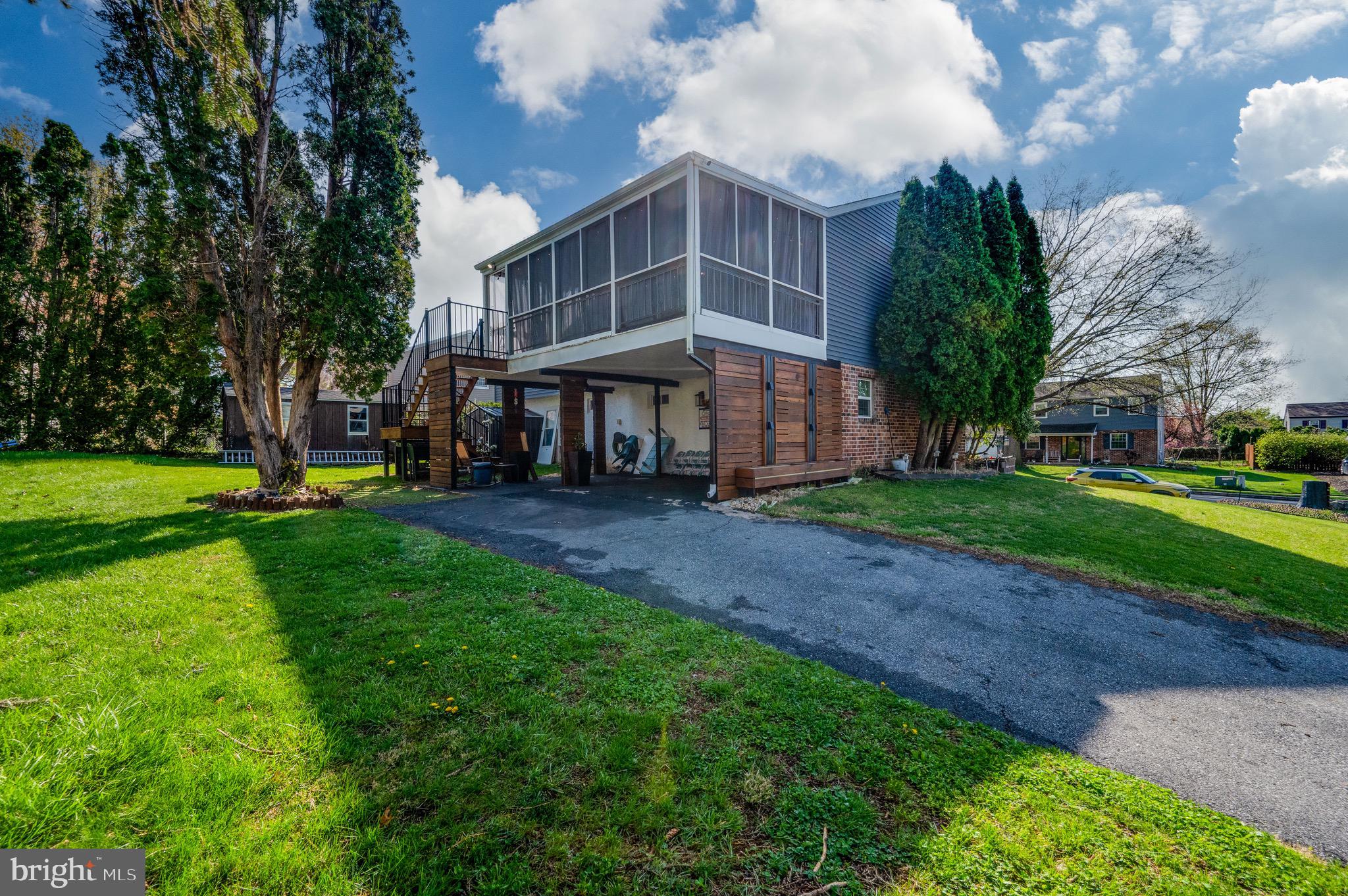 WHITFORD HILL - Residential
