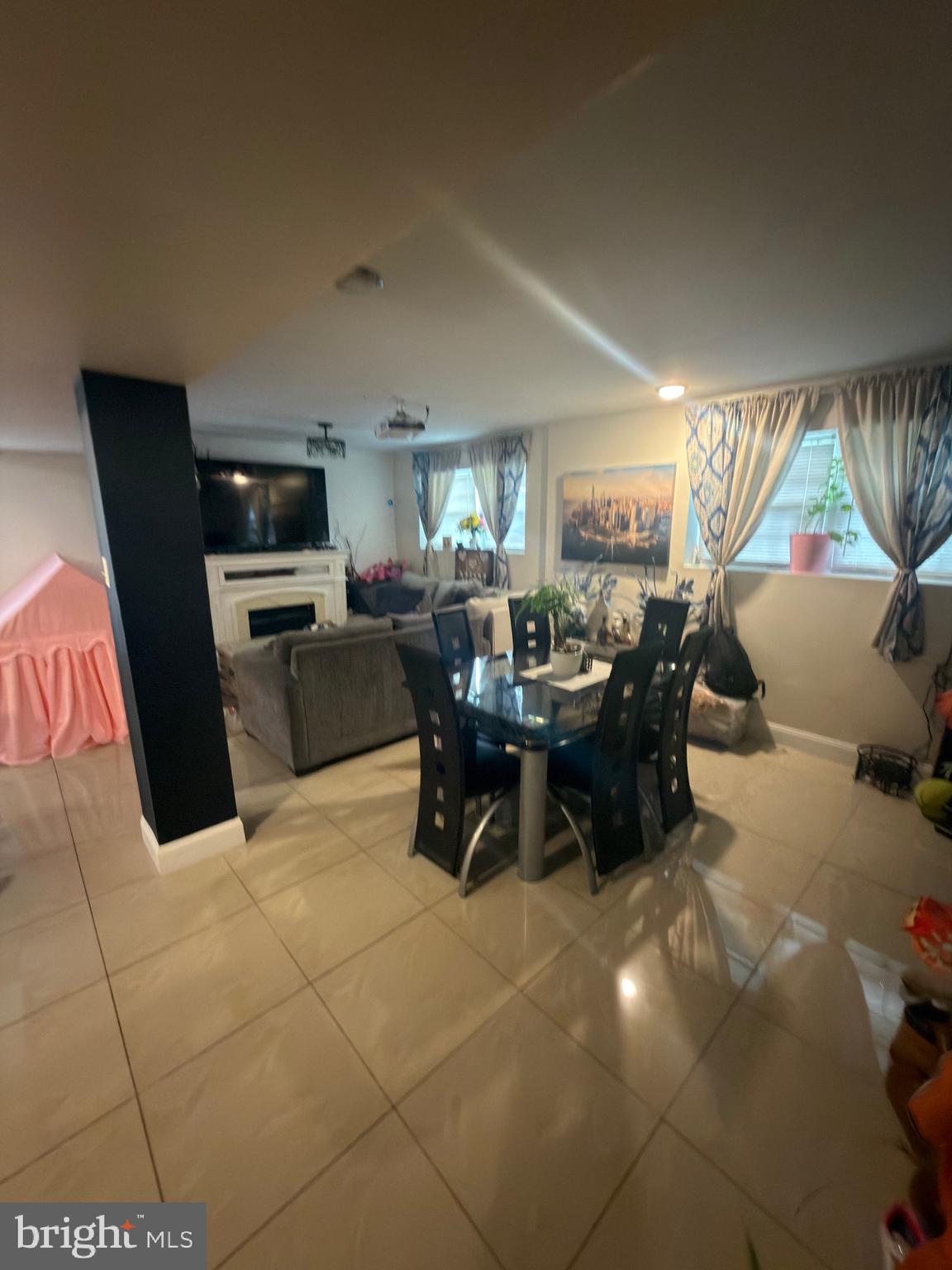 WHITFORD HILL - Residential