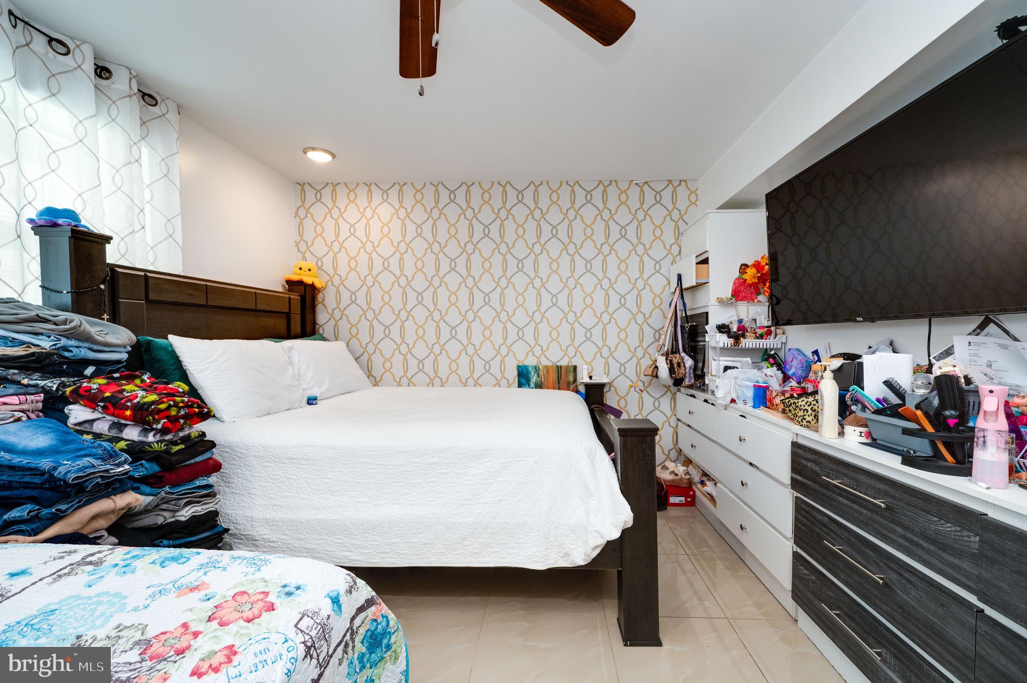 WHITFORD HILL - Residential