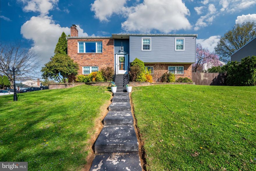 Welcome to this beautiful home located in Muhlenberg Township, just minutes from Reading. This spacious property features 4 private bedrooms and 2 full bathrooms, offering plenty of room for comfortable living.
One of the highlights of this home is that it includes two kitchens, providing great flexibility for extended family, entertaining, or additional living convenience. The layout offers generous living space and plenty of natural light throughout the home.
Conveniently located near shopping centers, restaurants, schools, and major routes, this property combines comfort and location. Don’t miss the opportunity to make this home yours. Schedule your showing today!