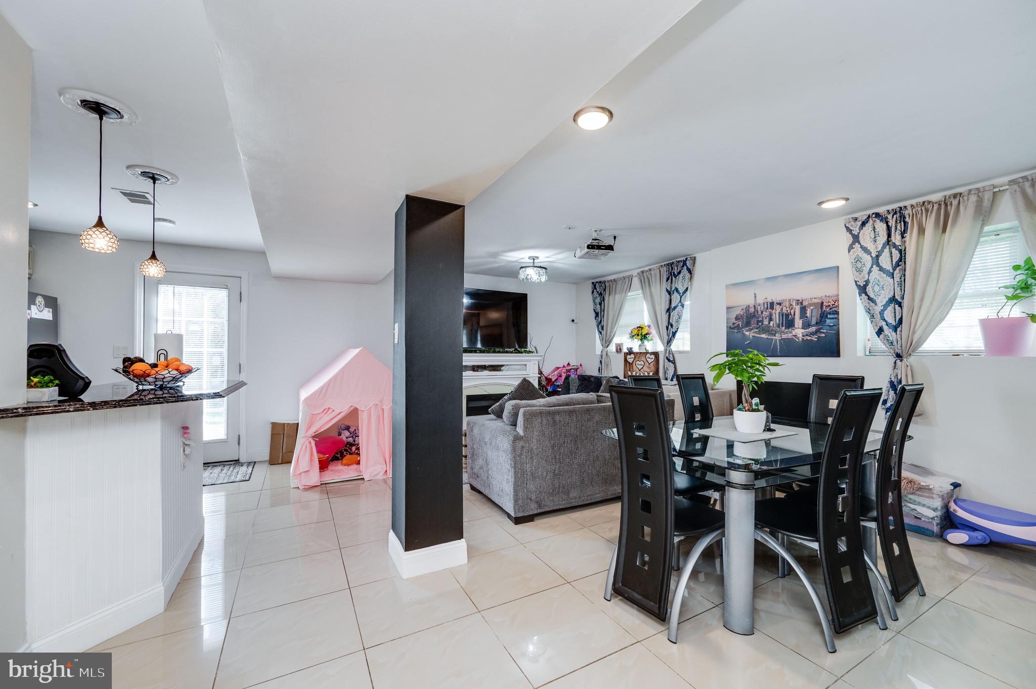 WHITFORD HILL - Residential