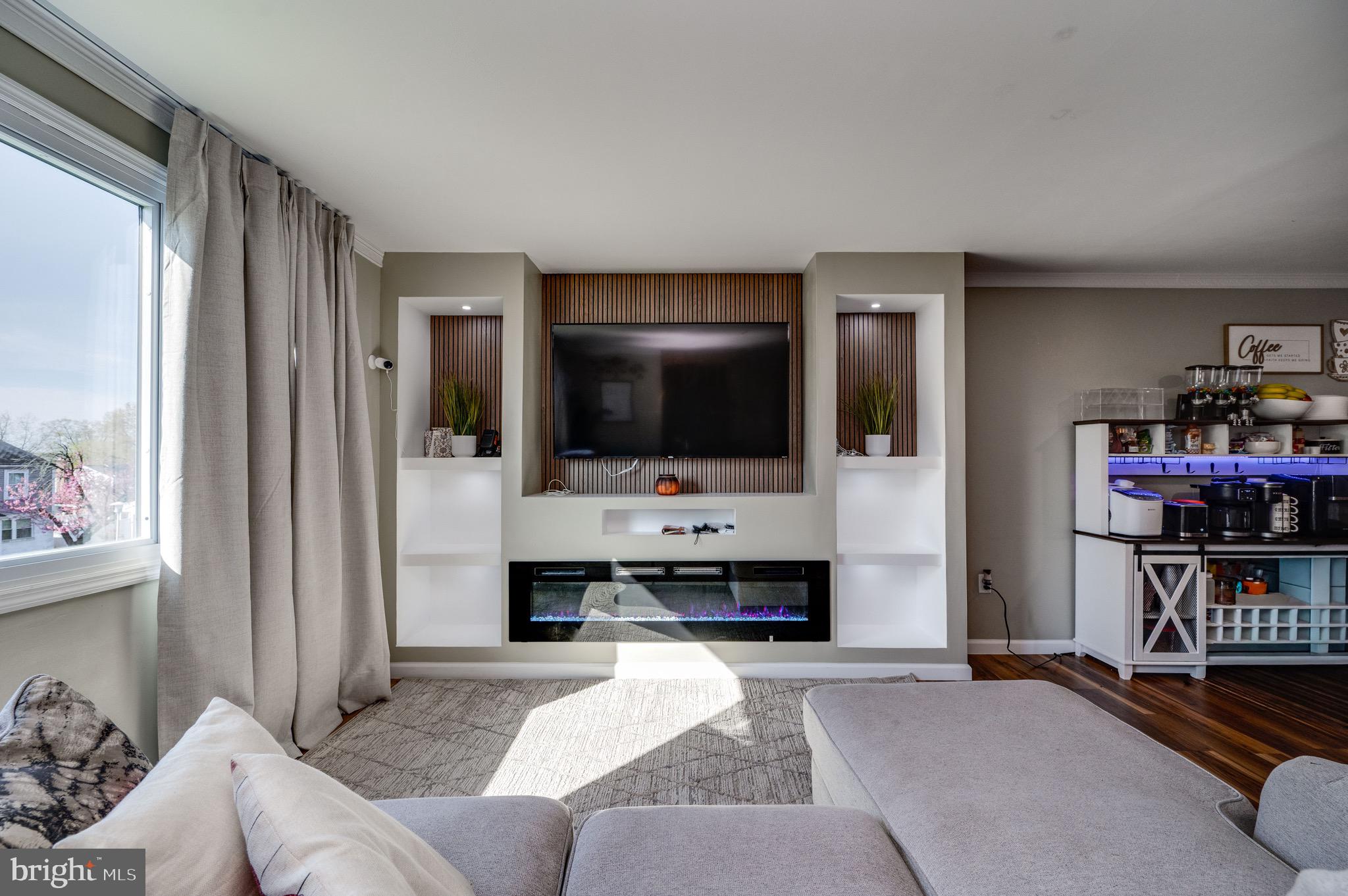 WHITFORD HILL - Residential