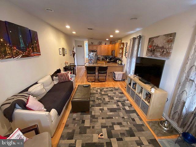 FAIRMOUNT - Residential Lease