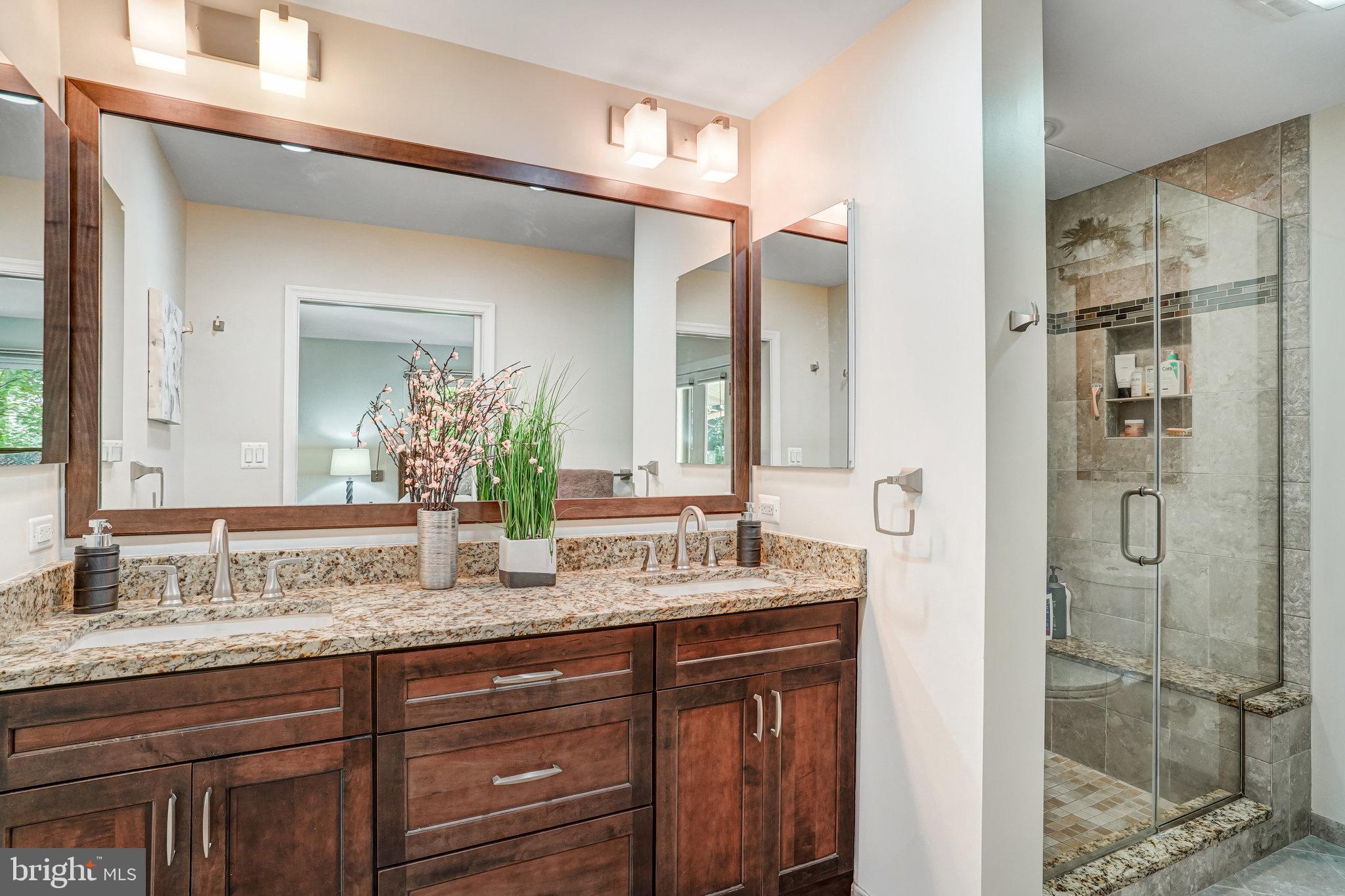 MANTUA - Residential