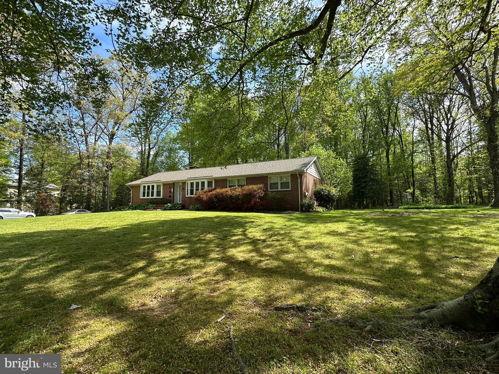945 ARUNDEL LANE