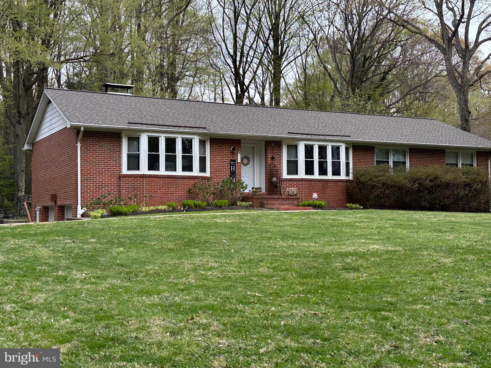 945 ARUNDEL LANE