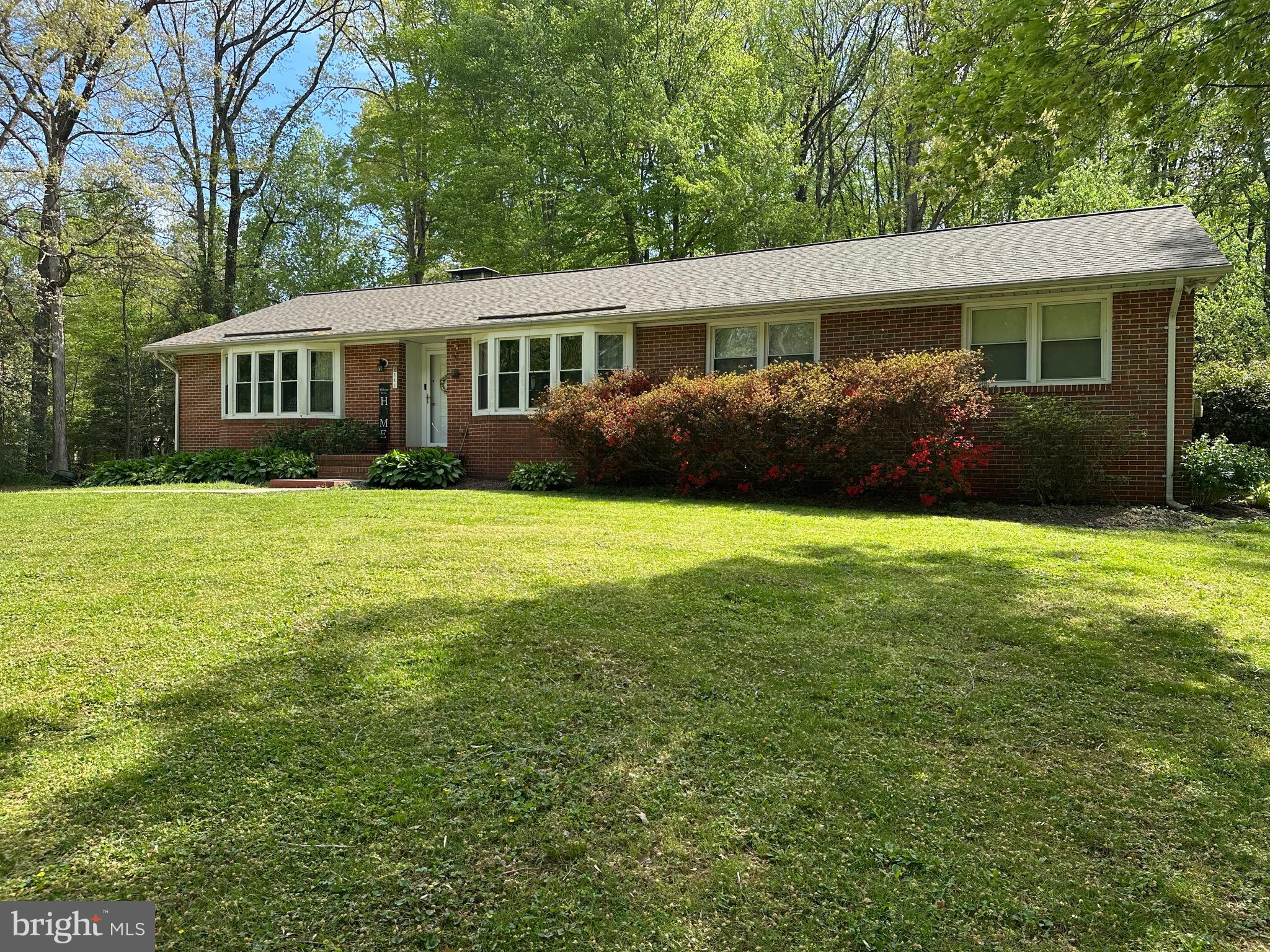 945 ARUNDEL LANE