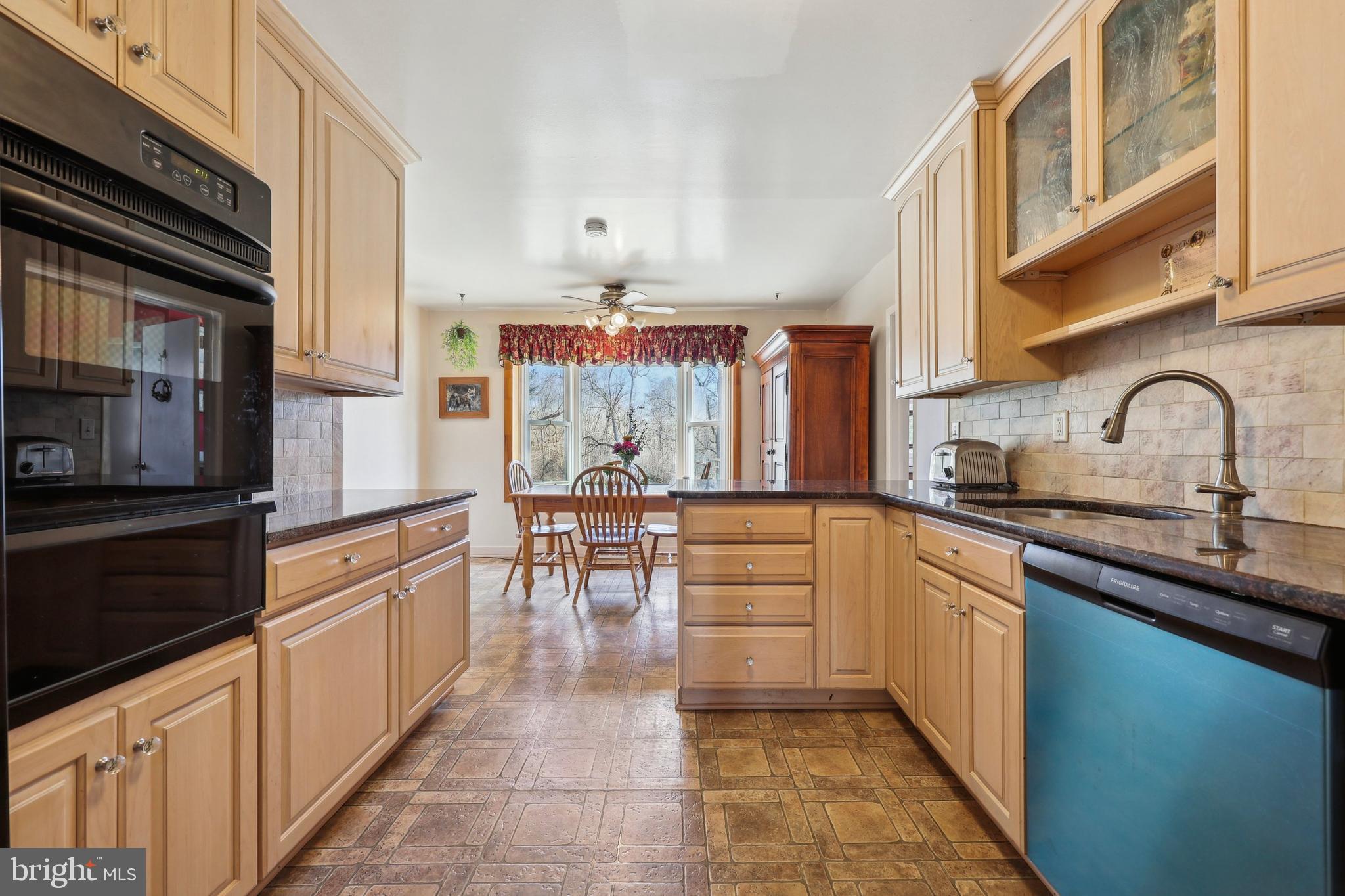 LAFAYETTE HILL - Residential