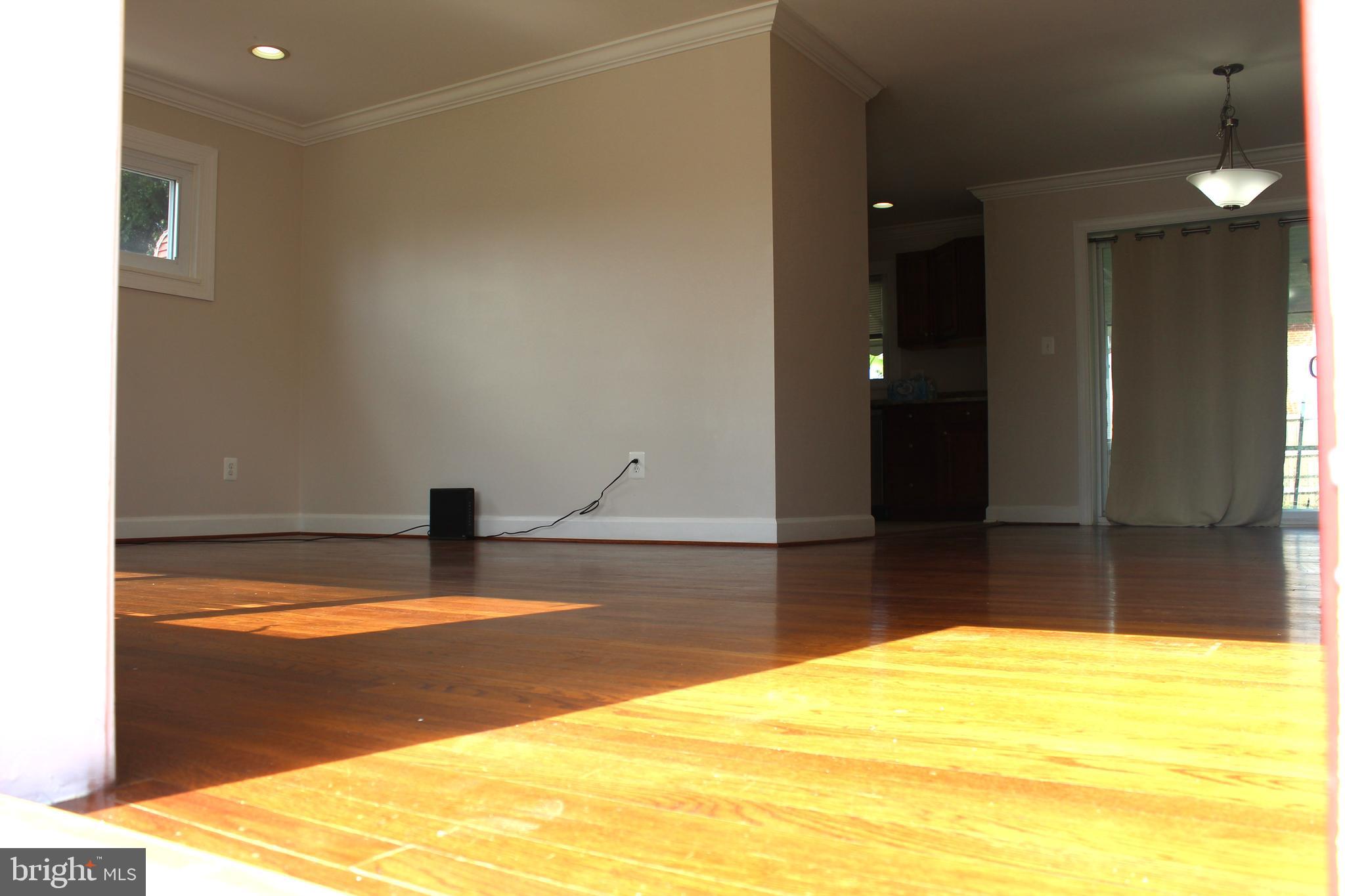 908 VANDERWOOD ROAD