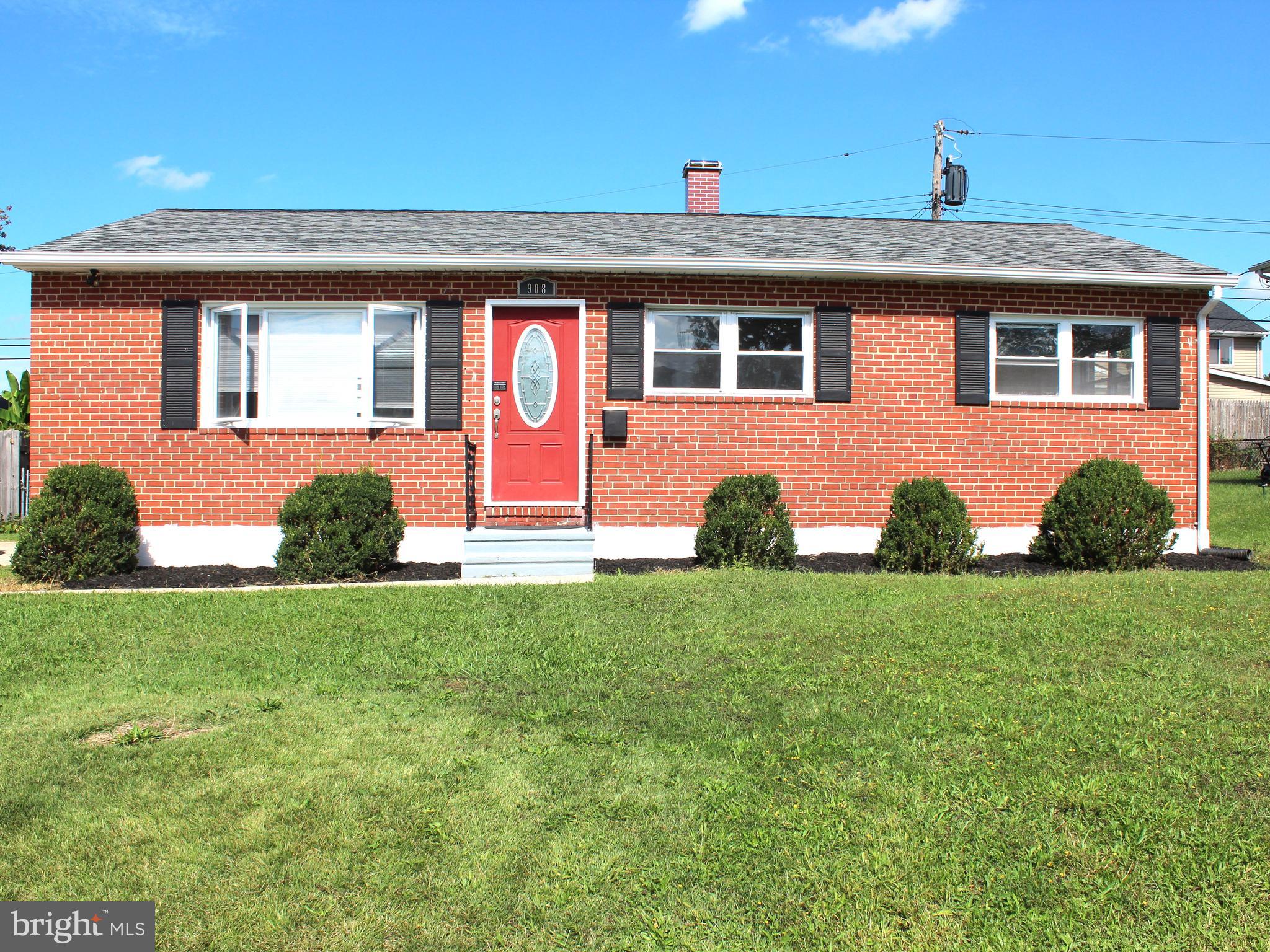 908 VANDERWOOD ROAD