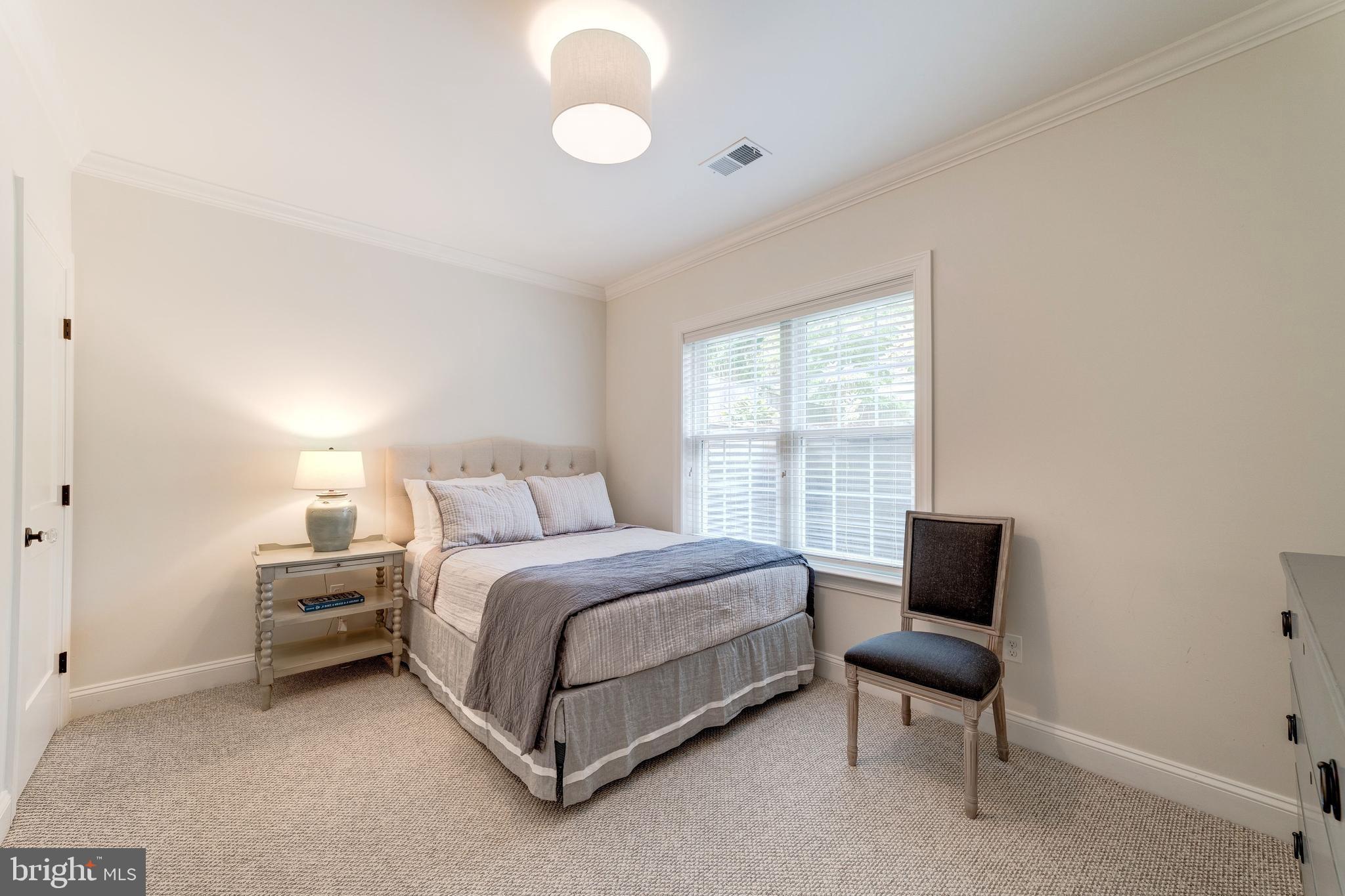 BERKSHIRE OAKWOOD - Residential