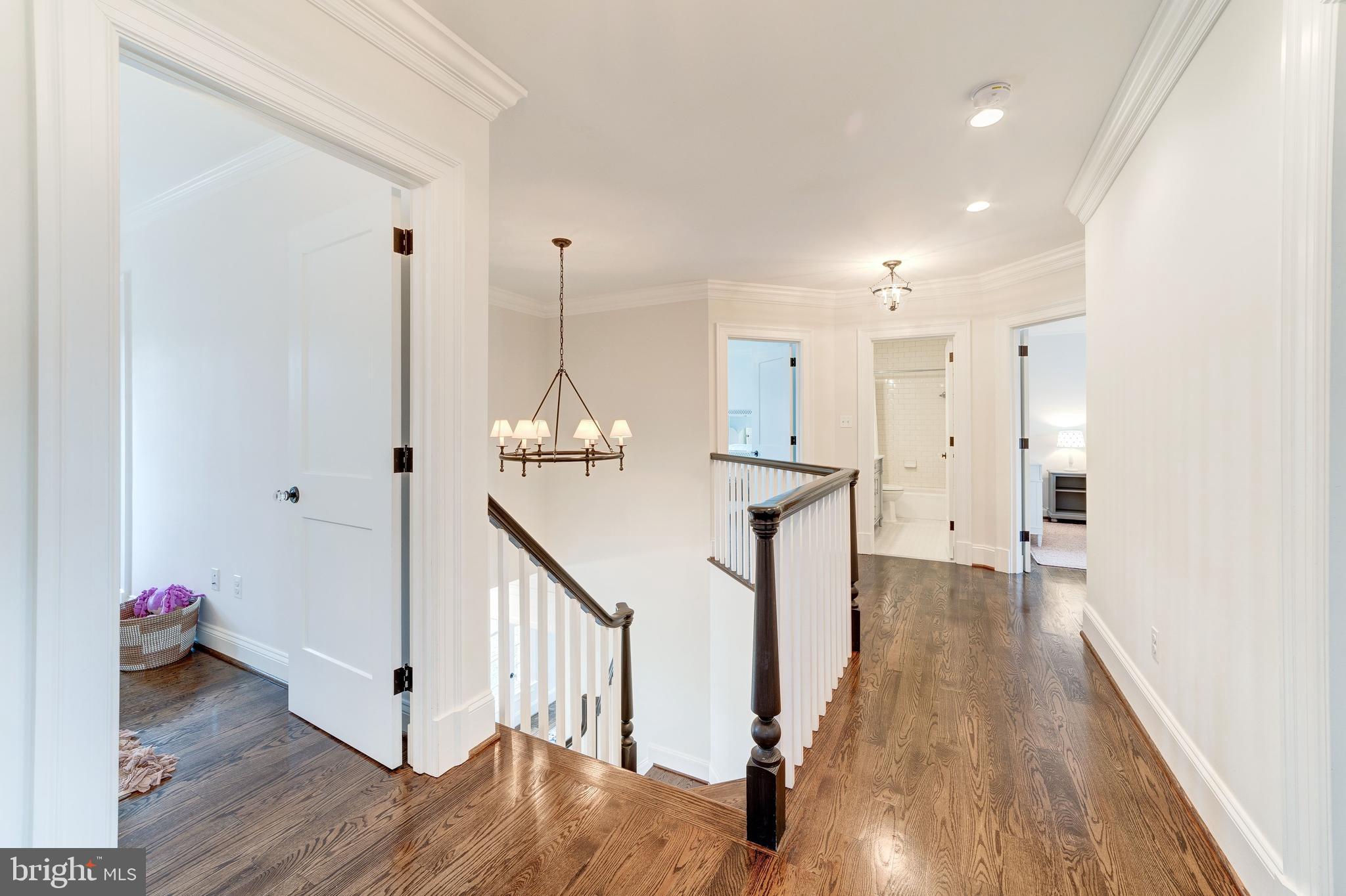 BERKSHIRE OAKWOOD - Residential