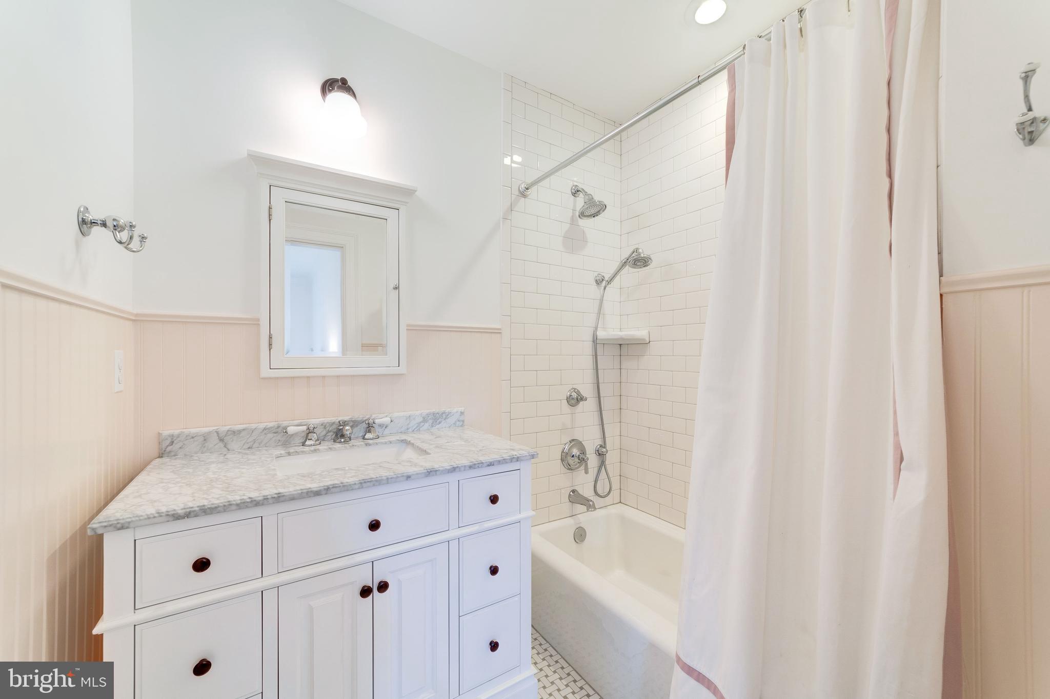 BERKSHIRE OAKWOOD - Residential